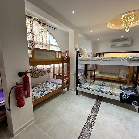 International Abu-Dhabi Hostel Villa Abu Dabi Dış mekan fotoğraf