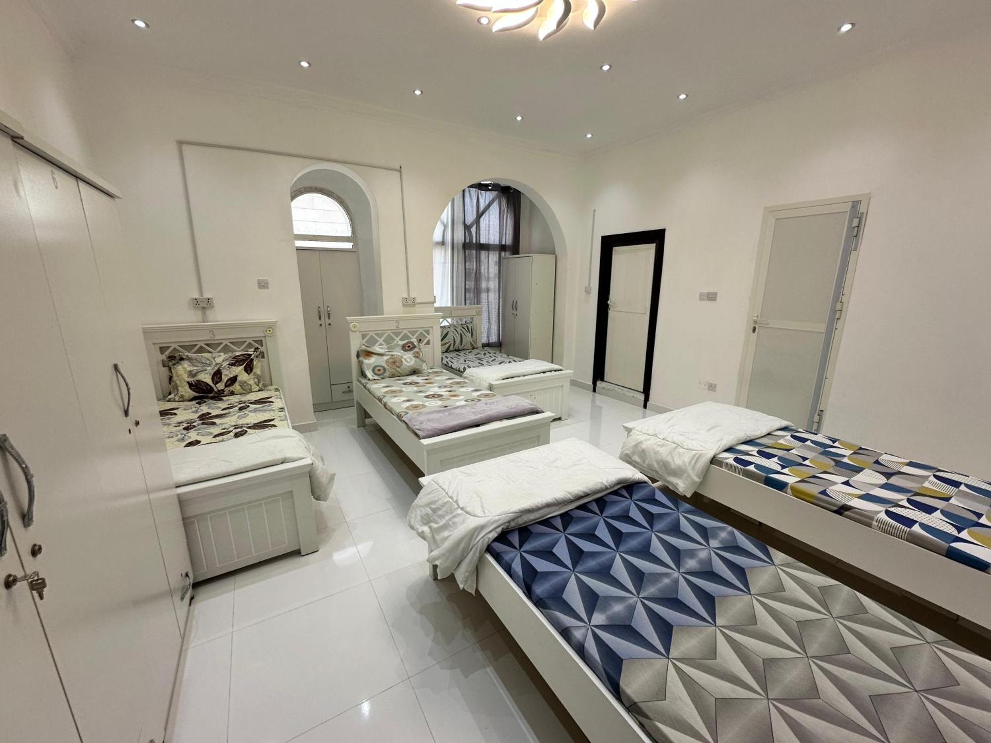 International Abu-Dhabi Hostel Villa Abu Dabi Dış mekan fotoğraf