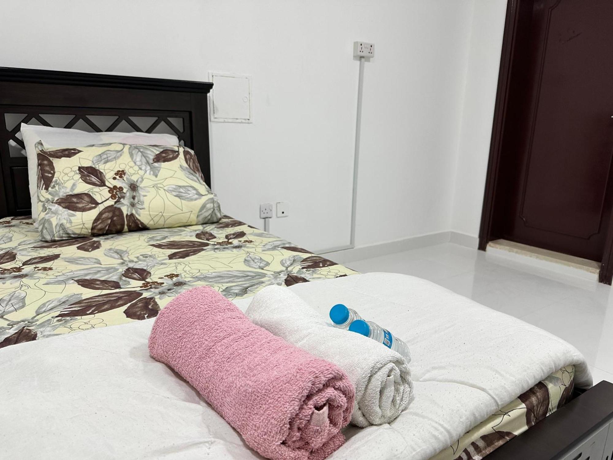 International Abu-Dhabi Hostel Villa Abu Dabi Dış mekan fotoğraf