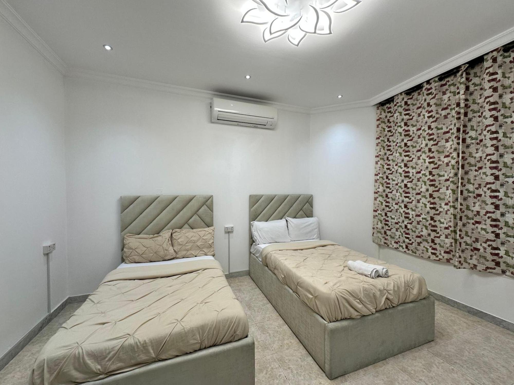 International Abu-Dhabi Hostel Villa Abu Dabi Dış mekan fotoğraf